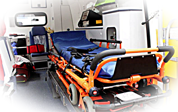Транспортировка лежачих больных: преимущества и особенности