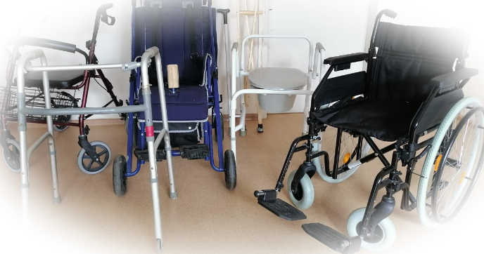 Что выбрать: ходунки или инвалидную коляску?