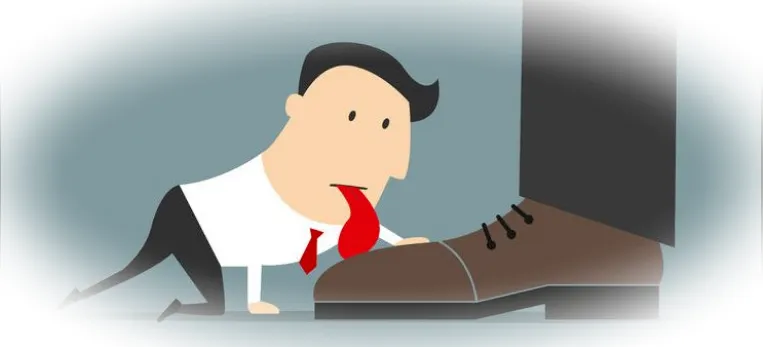 Психология лестных слов: как похвала может быть оружием?