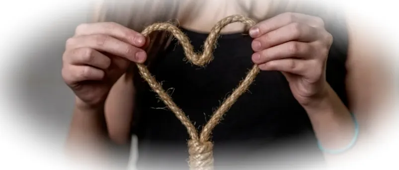 Почему мы защищаем тех, кто нас ранит: психология самопредательства