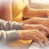 Фортепиано в четыре руки: почему совместная игра помогает развивать музыкальные навыки